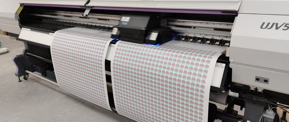 Large-format printer producing graphics